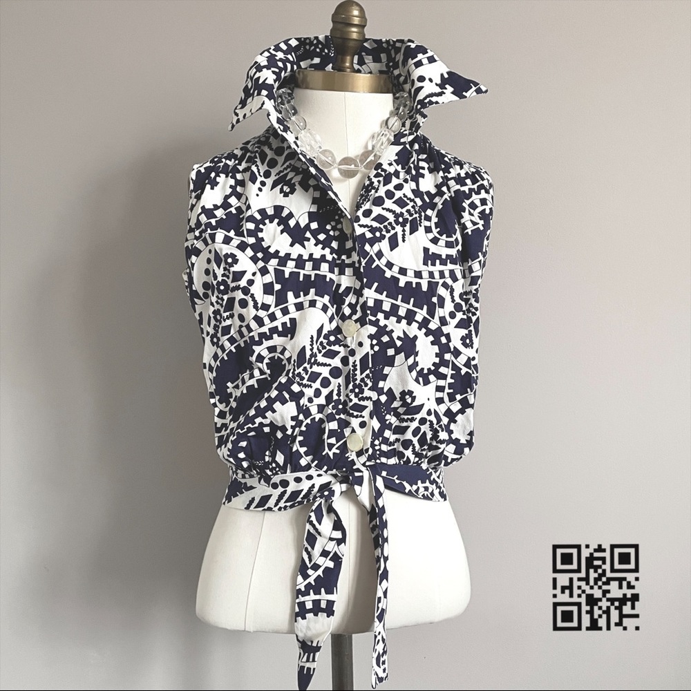 Vintage 70s Blue White Geometric Print Sleeveless Front Tie Collared Button Top - Picture 2 of 9